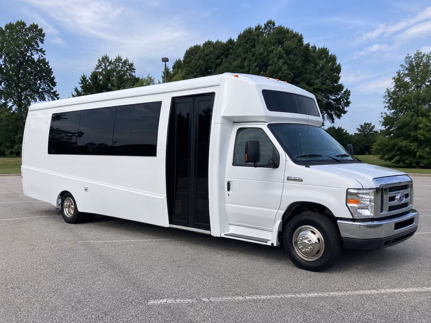 austin 18 passenger party bus
